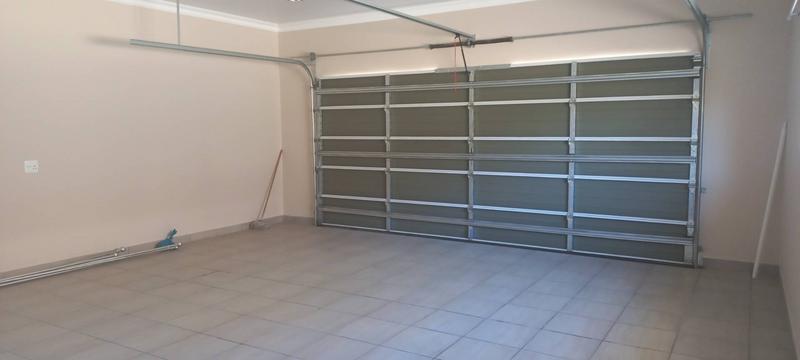4 Bedroom Property for Sale in Menkenkop Western Cape